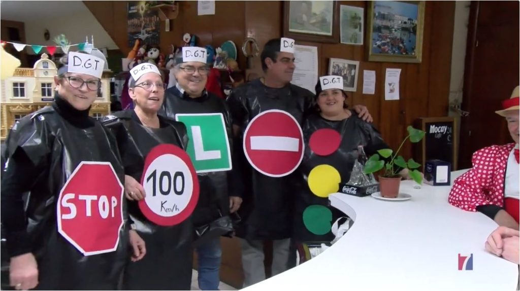 Los mayores de Santurtzi participan en un concurso de disfraces - Palabras mayores 21-02-2024