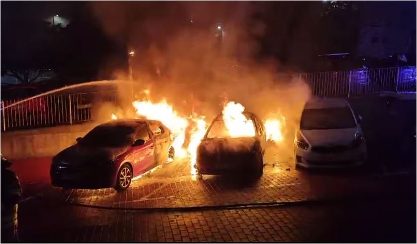 6 vehículos calcinados en Muskiz como consecuencia de un incendio provocado