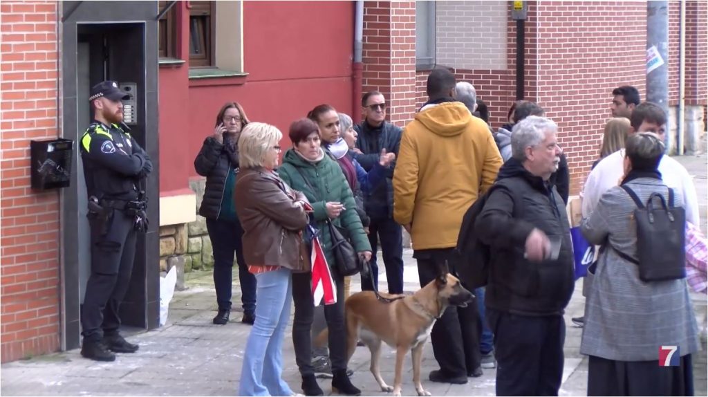 El Ayuntamiento baraja una alternativa habitacional para los afectados por el incendio de Barakaldo