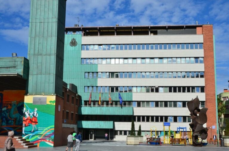 Barakaldo apoya a los vecinos en su petición de cubrir el tramo del Puente de Rontegi próximo a sus viviendas