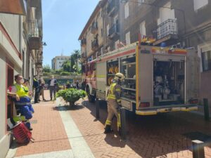 Desalojado por un incendio un edificio de viviendas en Barakaldo