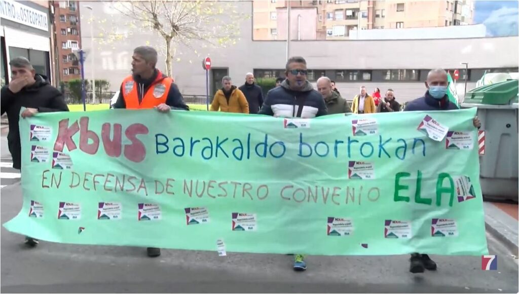 Los trabajadores del KBus marchan en manifestación por las calles de ...